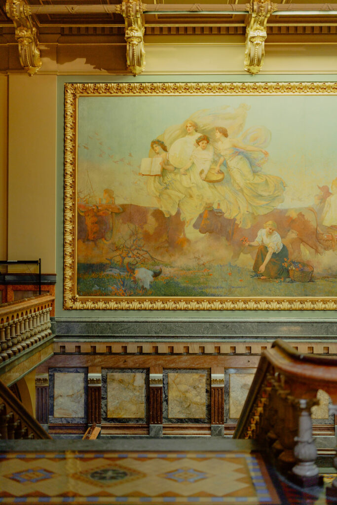 Iowa capitol elopement - architecture
